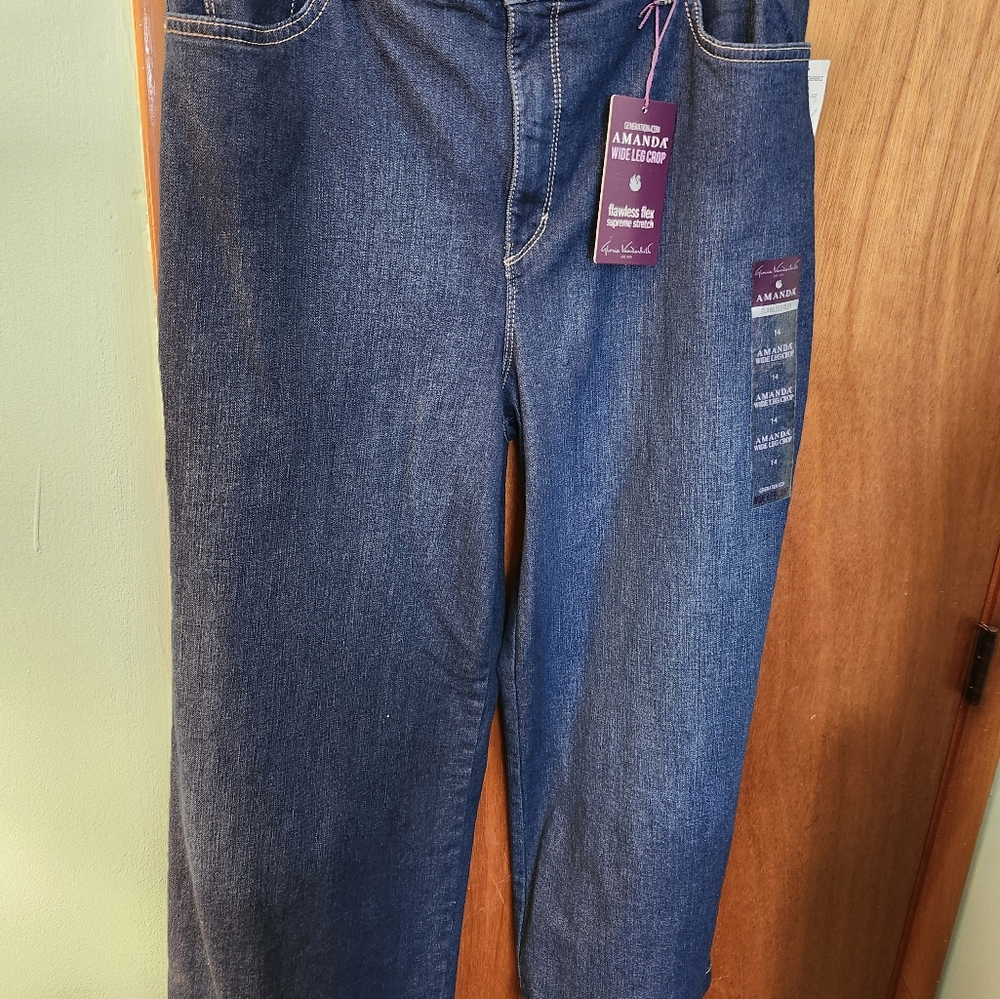 Women's Gloria Vanderbilt, AMANDA, Wide Leg Cropped Denim Jeans, Size 14.